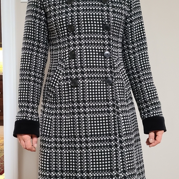 Coat - Picture 1 of 6